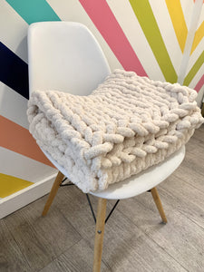 May 03 at 6pm | Hand Knit Chunky Blanket Workshop
