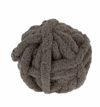November 07 at 6pm | Hand Knit Chunky Blanket Workshop