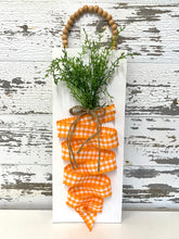 March 01 at 6pm | Spring Carrot Sign Workshop