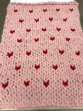 February 05 at 6pm | Valentine's Chunky Knit Blanket Workshop
