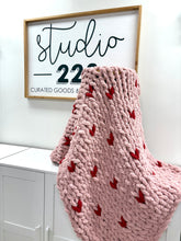 February 05 at 6pm | Valentine's Chunky Knit Blanket Workshop