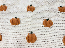 September 24 at 6pm | Pumpkin Hand Knit Chunky Blanket Workshop