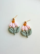 May 07 at 6pm | Spring Flower Clay Earring Workshop