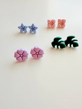 May 07 at 6pm | Spring Flower Clay Earring Workshop