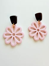 May 07 at 6pm | Spring Flower Clay Earring Workshop