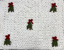 November 07 at 6pm | Hand Knit Chunky Blanket Workshop