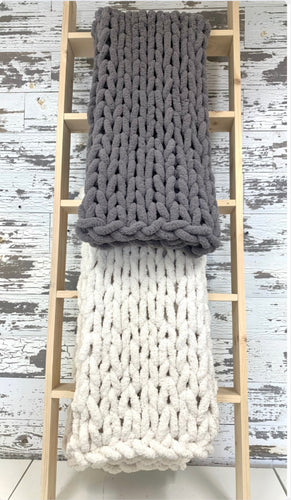 S223 Chunky Knit Blanket