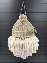 December 08 at 6pm | Fluffy Santa Wall/Door Hanging Workshop