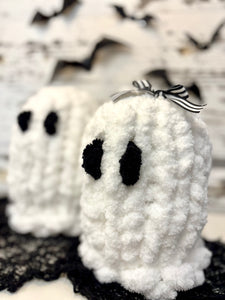 October 08 at 6pm | Chunky Knit Ghost Workshop