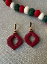 December 05 at 6pm | Holiday Clay Earring Workshop