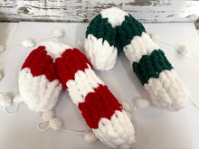 December 12 at 6pm | Chunky Knit Candy Cane Pillow Workshop