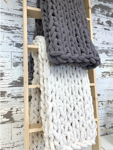 December 08 at 4:30pm | Lauren's Private Party (Hand Knit Chunky Blankets)