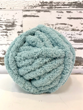 March 01 at 6pm | Hand Knit Chunky Blanket Workshop